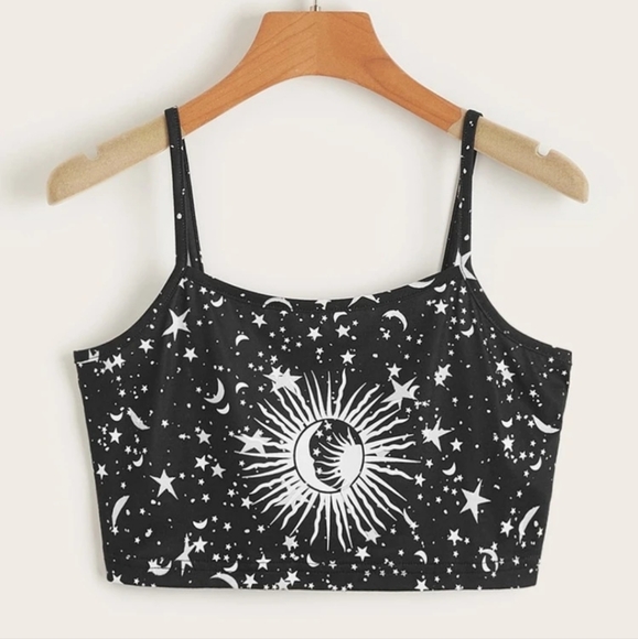 ROMWE Tops - Sun & Moon Graphic Crop Tee NWT